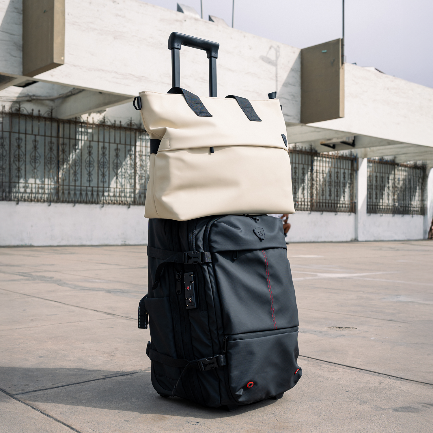 PREVENTA Air Tote Bag Sand