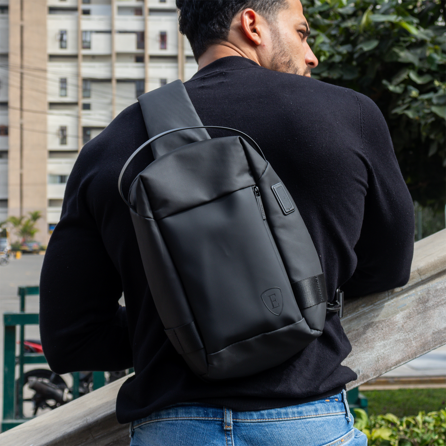 PREVENTA The Shoulder Bag