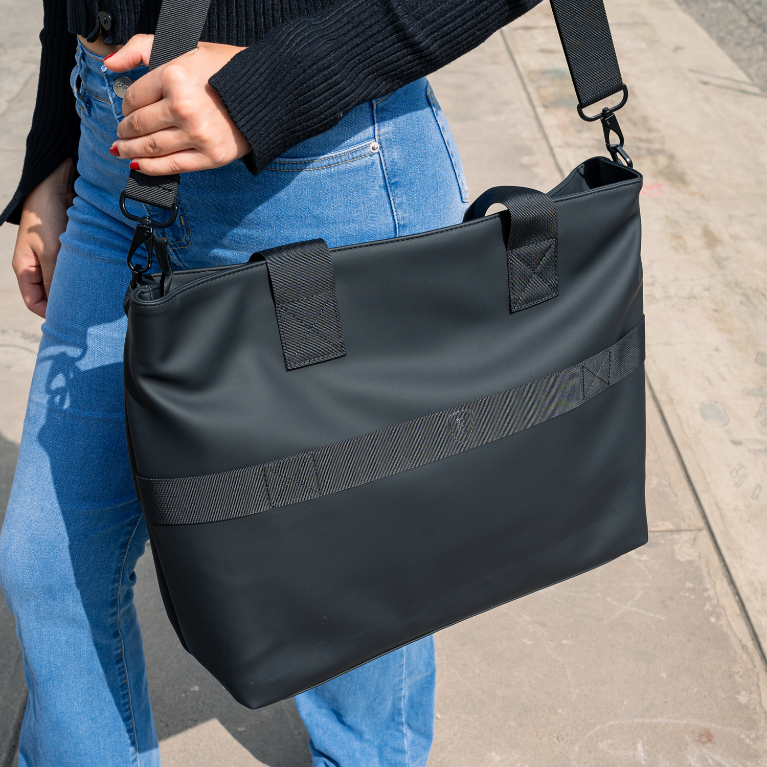 PREVENTA Pack Air Tote Bag Black